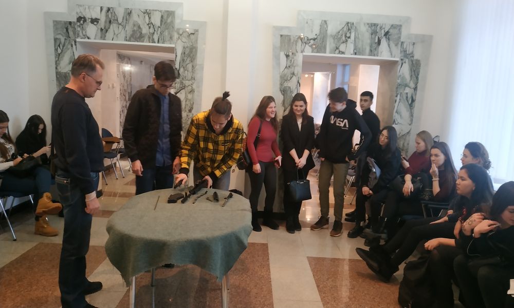 Студенты 1-го курса Сургутского финансово-экономического колледжа