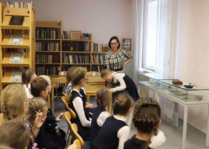 Знакомство с залом коллекций