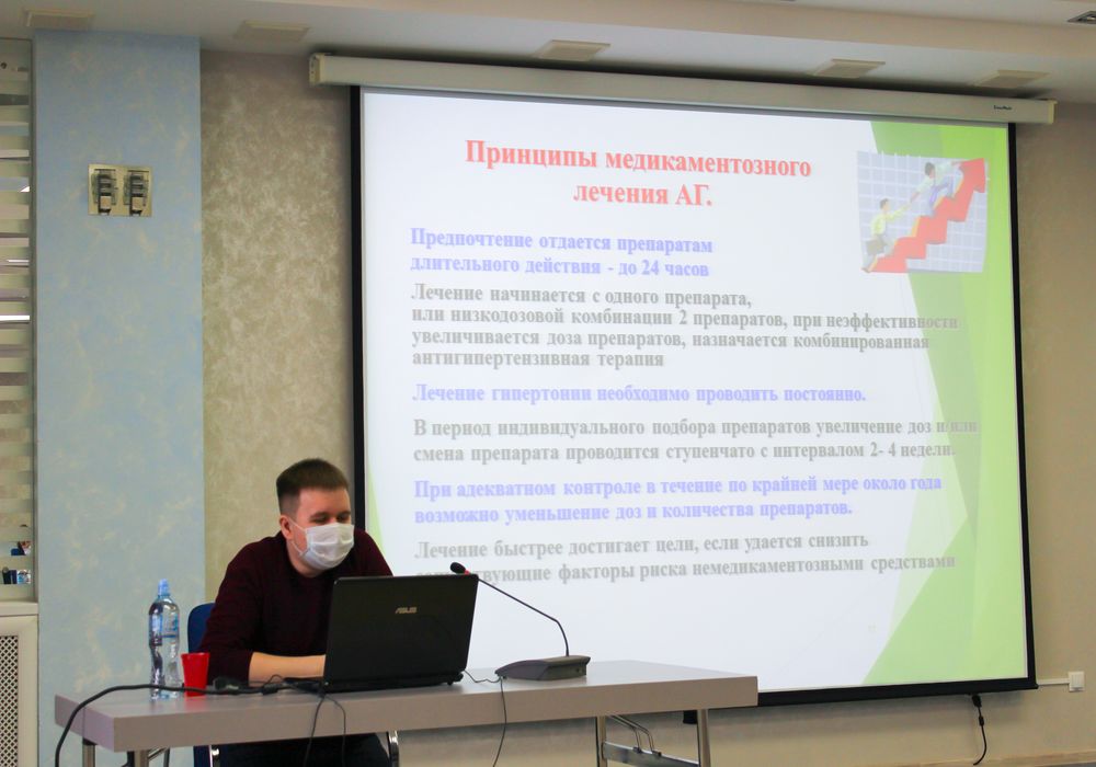 Врач-кардиолог Окружного кардиологического диспансера