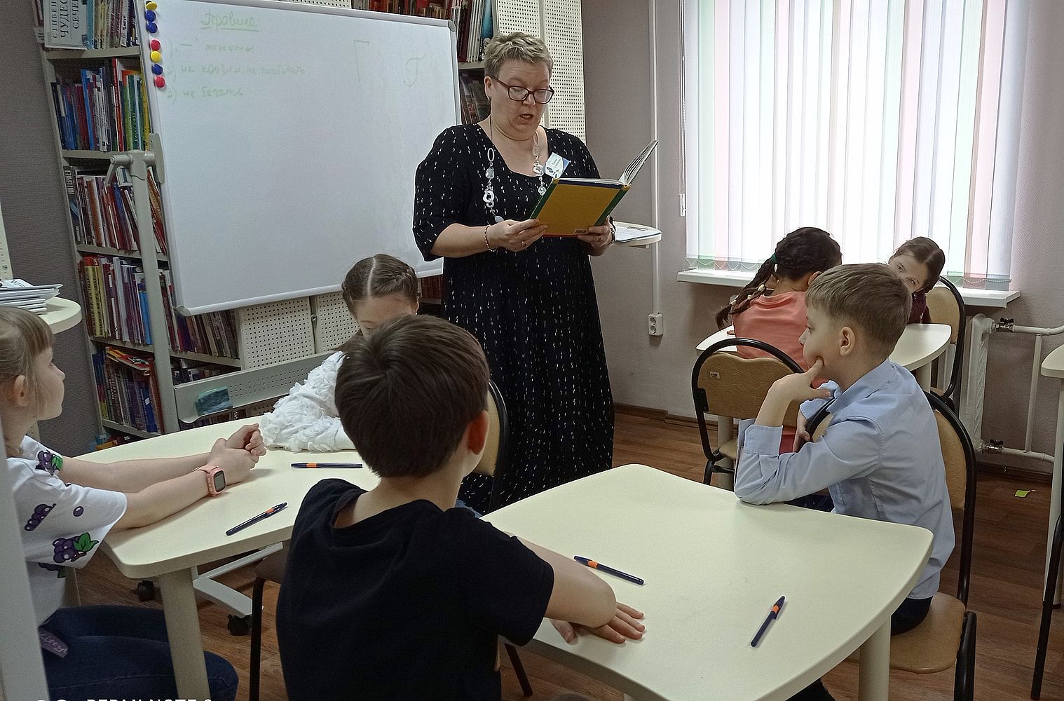 Громкие чтения сказки Толстого Три вора в детской библиотеке на пр. Мира