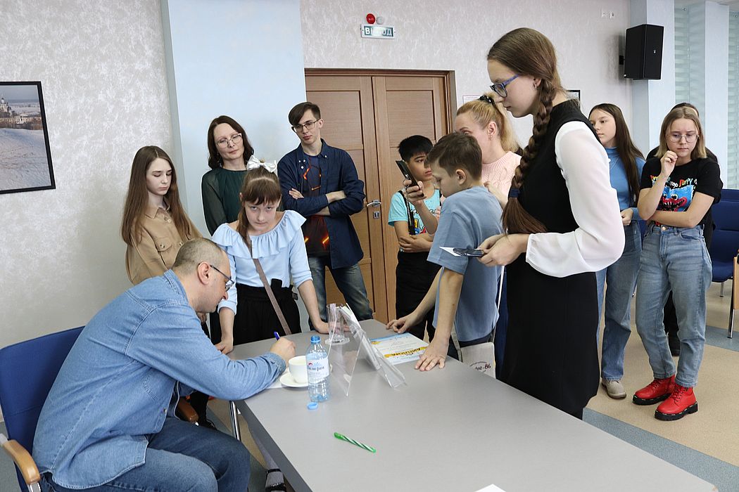 Автограф-сессия. Николай Пономарев