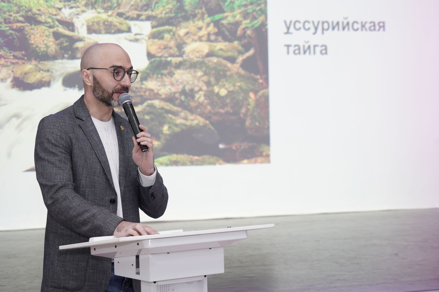 Войко Роман Александрович - диктующий на площадке Россия - Моя история Югра