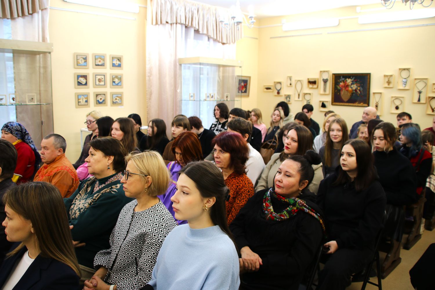 Участники встречи в ИКЦ Старый Сургут