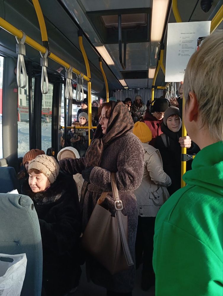 Пассажиры _Читающего автобуса Пассажиры _Читающего автобуса