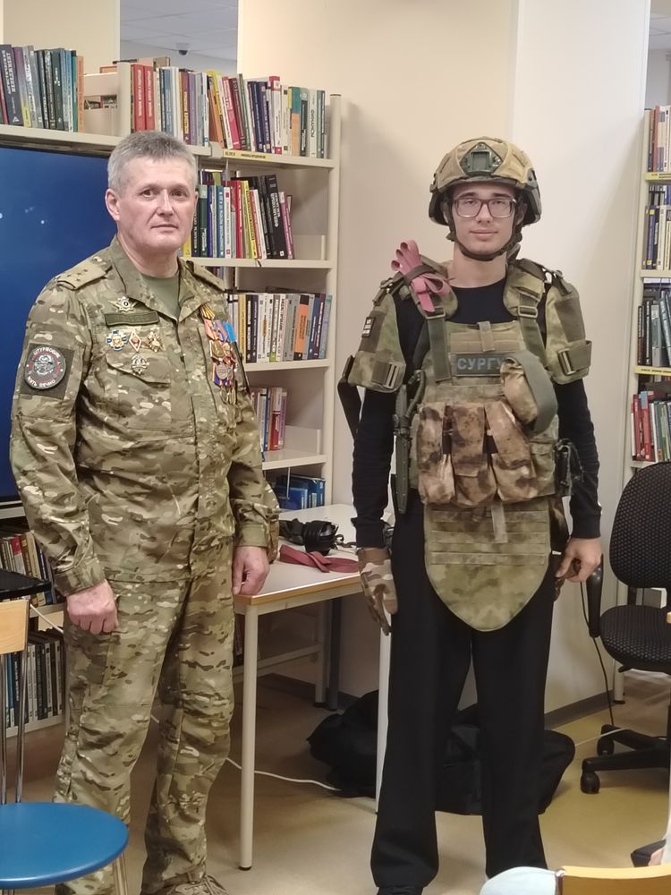 Студент в амуниции Студент в амуниции