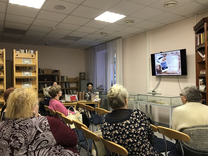Читатели слушают выступление