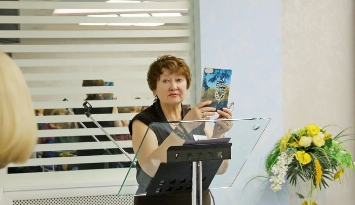 Поэтесса Любовь Коробкина