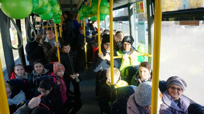 Праздничная атмосфера автобуса