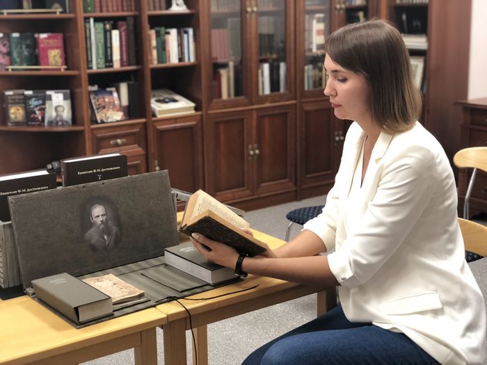 Знакомство с книгой