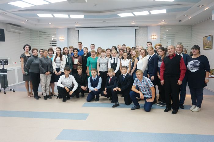 Групповой снимок посетителей встречи