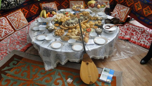 Казахский стиль сервировки