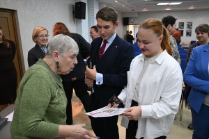 общение участников презентации с Мариной Данииловной Чернышевой-Граниной